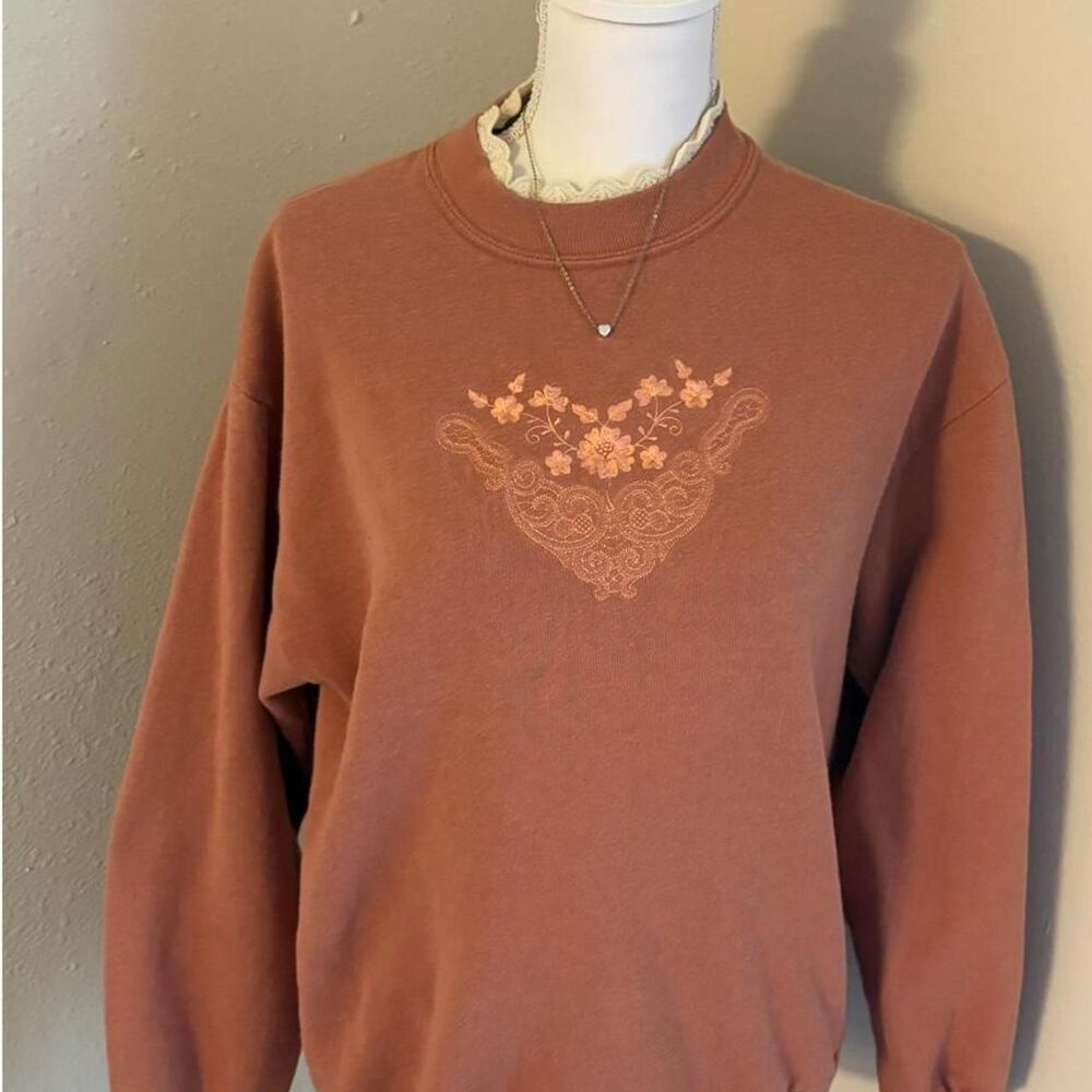 Vintage 90s Jerzees embroidered floral crewneck